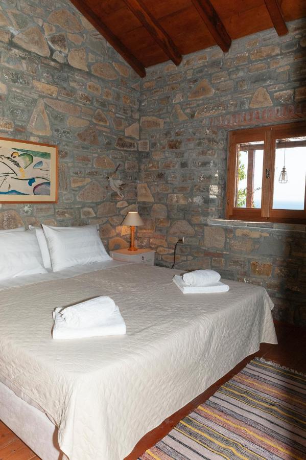 Oceanis Cottage House Ormos Koumeikon Exterior photo