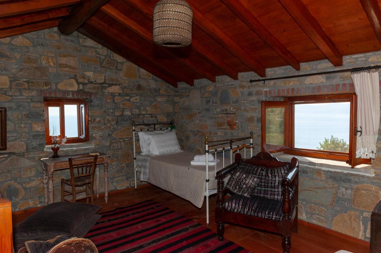 Oceanis Cottage House Ormos Koumeikon Exterior photo