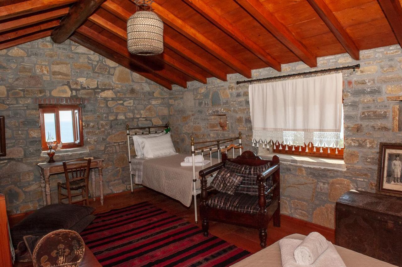 Oceanis Cottage House Ormos Koumeikon Exterior photo