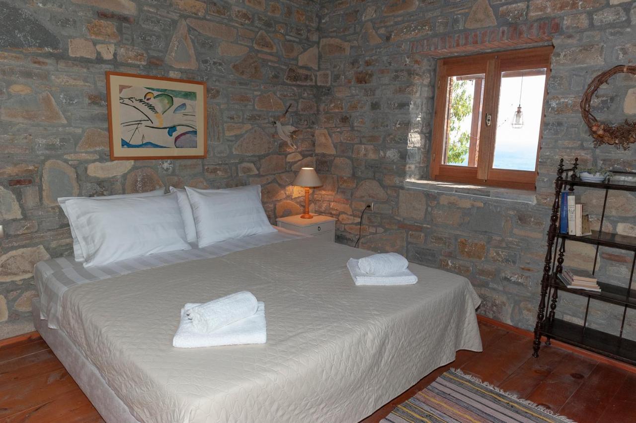 Oceanis Cottage House Ormos Koumeikon Exterior photo